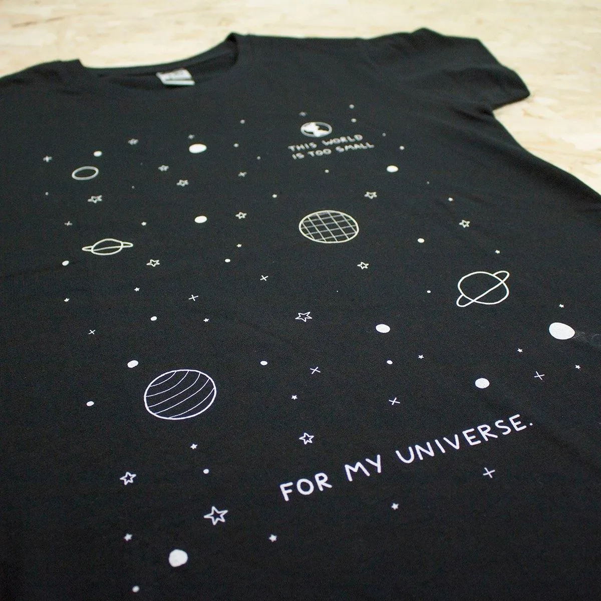 Lara Luís - The world is too small for my universe - T-shirt